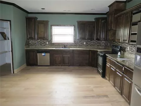 Kitchen - 846 James Pl, West Fork, AR 72774 photo 2 of 4