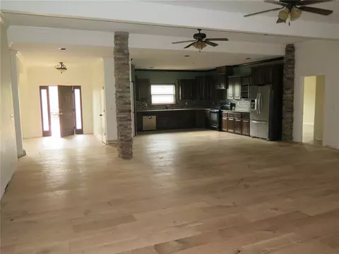 Living - 846 James Pl, West Fork, AR 72774 photo 6 of 7