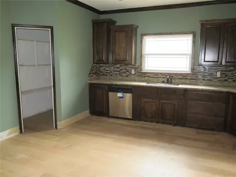 Kitchen - 846 James Pl, West Fork, AR 72774 photo 3 of 4