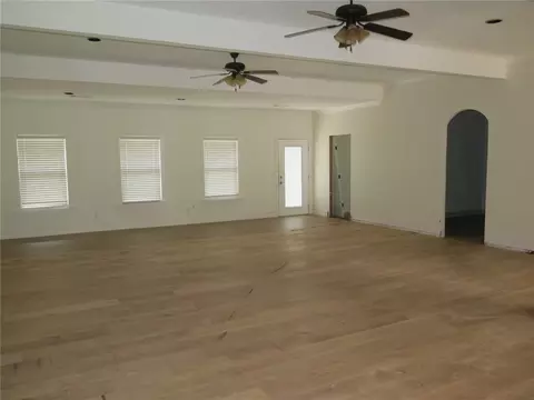 Living - 846 James Pl, West Fork, AR 72774 photo 2 of 7