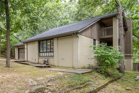 1168 E Oaks Manor Dr, Fayetteville, AR 72703