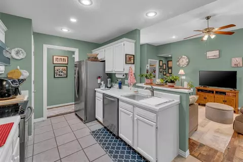 Kitchen - 33 N Cedar Pl, West Fork, AR 72774 photo 1 of 3
