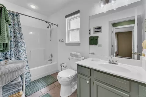 Bath - 33 N Cedar Pl, West Fork, AR 72774 photo 4 of 4