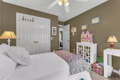 Bedroom - 33 N Cedar Pl, West Fork, AR 72774 photo 4 of 6