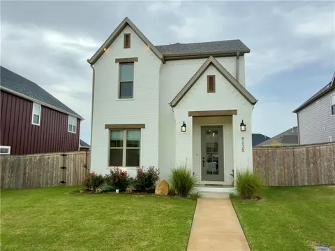 4338 Bronco Dr, Fayetteville, AR 72704