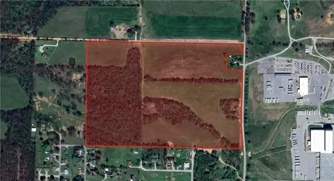 651 Collins Ave, Gentry, AR 72734