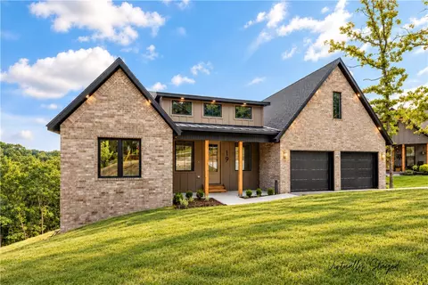 19 Lothian Ln, Bella Vista, AR 72715