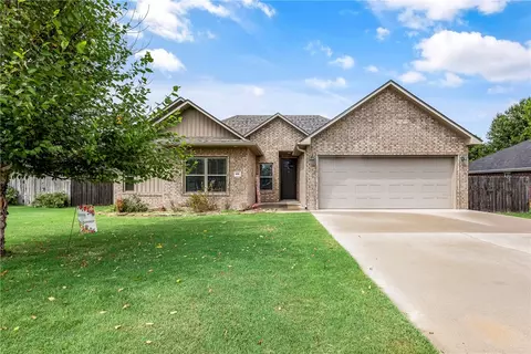 606 Herron St, Prairie Grove, AR 72753