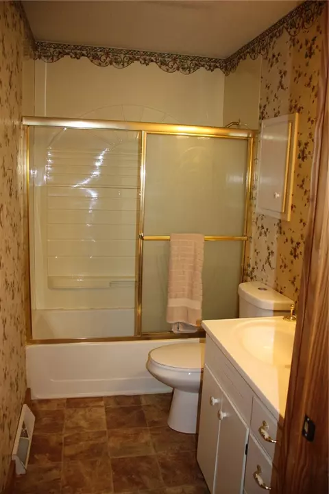 Bath - 402 Canaan Rd, Marshall, AR 72650 photo 1 of 4