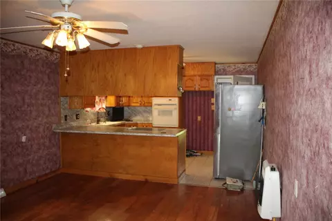 Living - 402 Canaan Rd, Marshall, AR 72650 photo 4 of 5