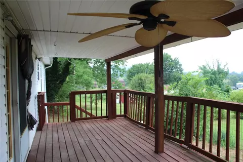 Exterior - 402 Canaan Rd, Marshall, AR 72650 photo 5 of 8