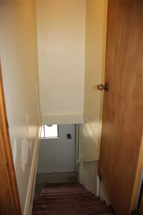 Entry Way - 402 Canaan Rd, Marshall, AR 72650 photo 3 of 3