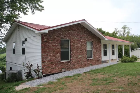 Exterior - 402 Canaan Rd, Marshall, AR 72650 photo 4 of 8