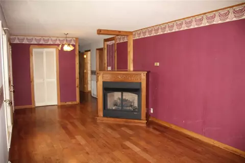 Living - 402 Canaan Rd, Marshall, AR 72650 photo 2 of 5