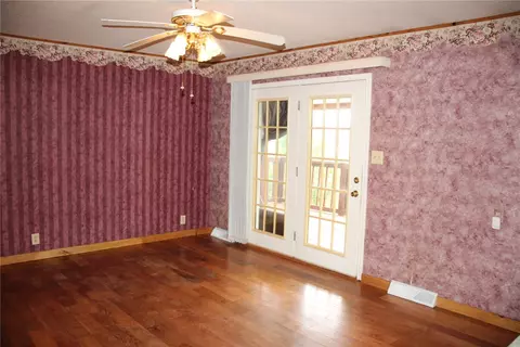 Living - 402 Canaan Rd, Marshall, AR 72650 photo 5 of 5