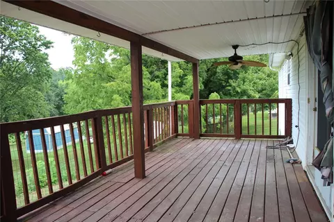Exterior - 402 Canaan Rd, Marshall, AR 72650 photo 6 of 8