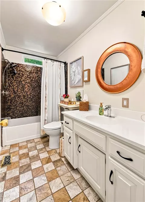 Bath - 10230 S Marango Dr, Rogers, AR 72758 photo 2 of 2