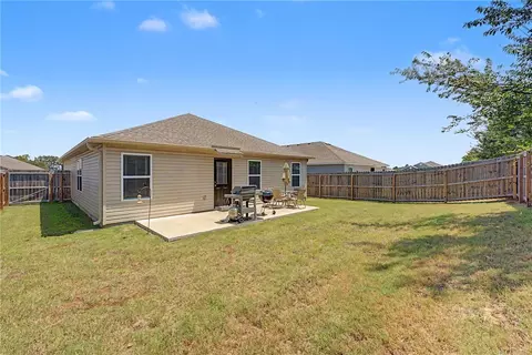 Exterior - 3618 S 3rd St, Rogers, AR 72758 photo 4 of 5