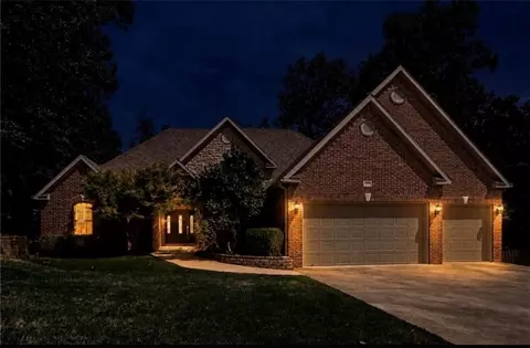 1303 NE Fairwinds Dr, Bentonville, AR 72712
