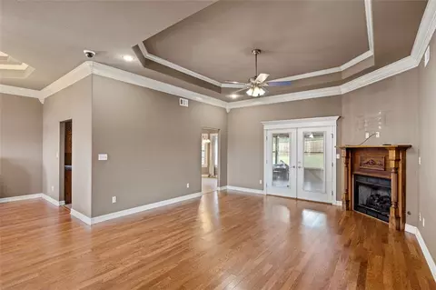 Living - 921 Waterfront Rd, Alma, AR 72921 photo 2 of 8
