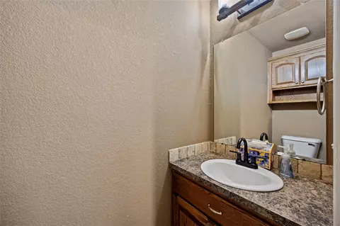 Bath - 921 Waterfront Rd, Alma, AR 72921 photo 1 of 6