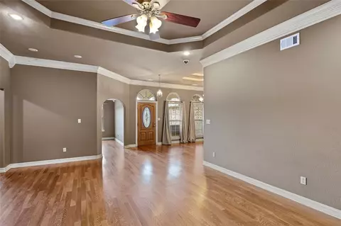 Living - 921 Waterfront Rd, Alma, AR 72921 photo 3 of 8