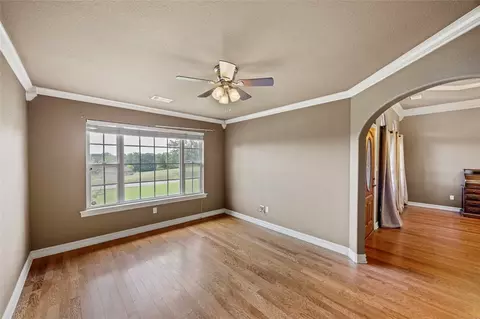 Living - 921 Waterfront Rd, Alma, AR 72921 photo 6 of 8