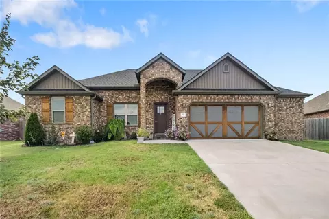 421 Captain Hopkins St, Prairie Grove, AR 72753