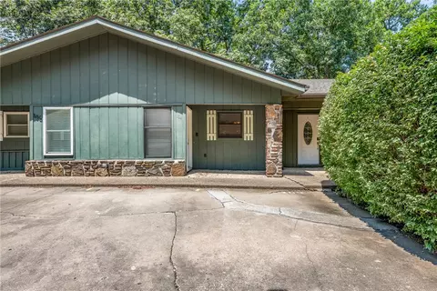 104 Clubhouse Dr, Bella Vista, AR 72715