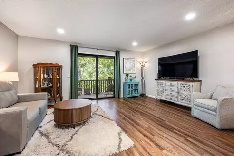 104 Clubhouse Dr, Bella Vista, AR 72715