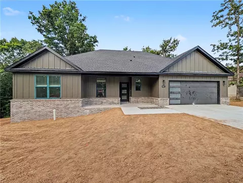 13 Pentland Dr, Bella Vista, AR 72715