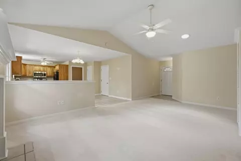 Living - 8 Cloud Dr, Eureka Springs, AR 72632 photo 4 of 5