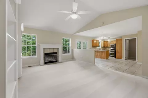 Living - 8 Cloud Dr, Eureka Springs, AR 72632 photo 3 of 5