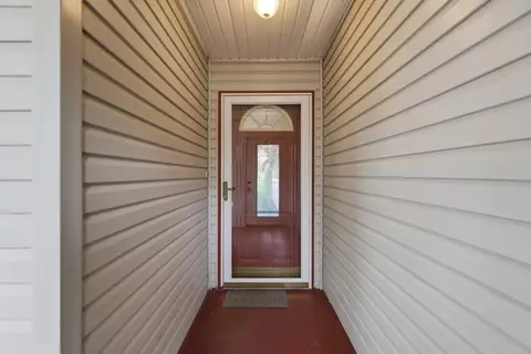 Entry Way - 8 Cloud Dr, Eureka Springs, AR 72632 photo 1 of 3