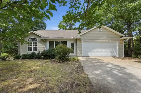 Exterior - 8 Cloud Dr, Eureka Springs, AR 72632 photo 2 of 9