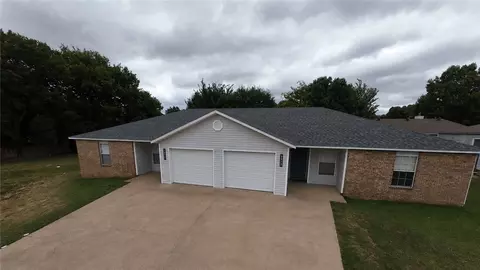 1372 N 1374 N Chickadee Ave, Fayetteville, AR 72704