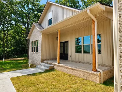 331 Channel Cir, Russellville, AR 72802