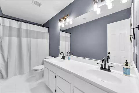 Bath - 3085 Chadwick St, Springdale, AR 72764 photo 1 of 3