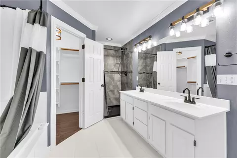 Bath - 3085 Chadwick St, Springdale, AR 72764 photo 3 of 3