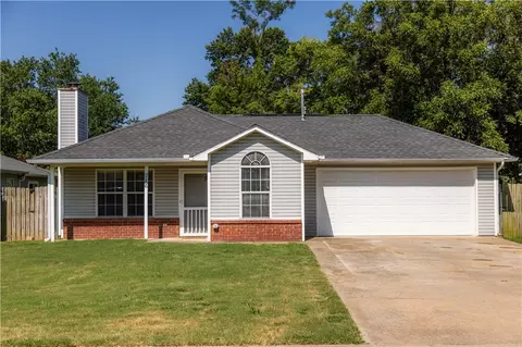 2156 Wood Tree Ct, Siloam Springs, AR 72761