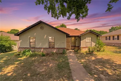 5664 W Legacy St, Fayetteville, AR 72704