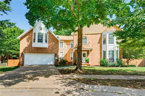 1689 N Stardust Ln, Fayetteville, AR 72701