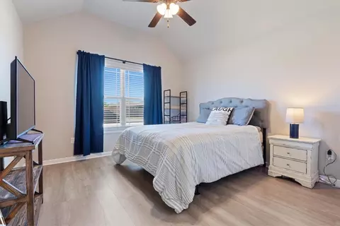 Bedroom - 411 Aster St, Centerton, AR 72719 photo 2 of 3