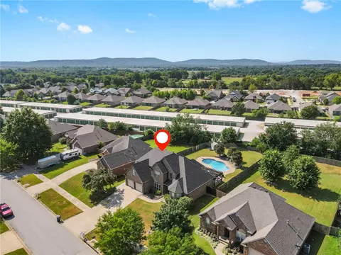6253 W Persimmon St, Fayetteville, AR 72704
