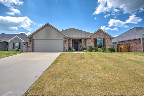 4479 W Topeka Ave, Fayetteville, AR 72704
