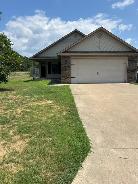 1209 S Pittsburg Ave, Russellville, AR 72802