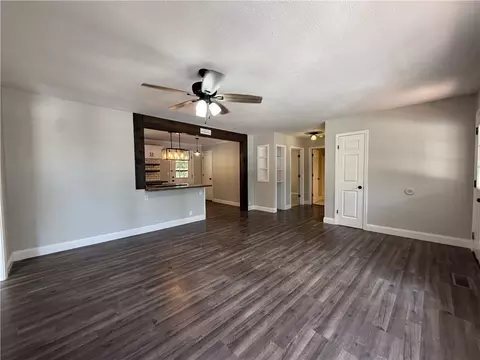 Living - 821 E Washington Ave, Harrison, AR 72601 photo 4 of 4