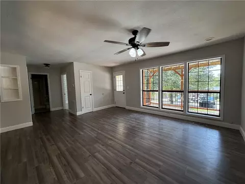 Living - 821 E Washington Ave, Harrison, AR 72601 photo 1 of 4