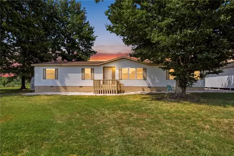 11575 Berry Bates Ln, Bentonville, AR 72712