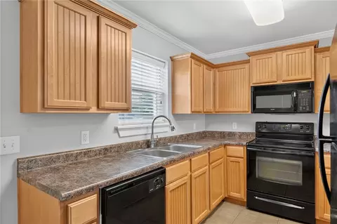 Kitchen - 2011 Karrington Rdg #E, Springdale, AR 72762 photo 2 of 4